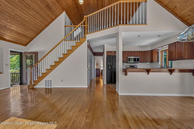 12 Dutchman Drive, Athens, NY 12015