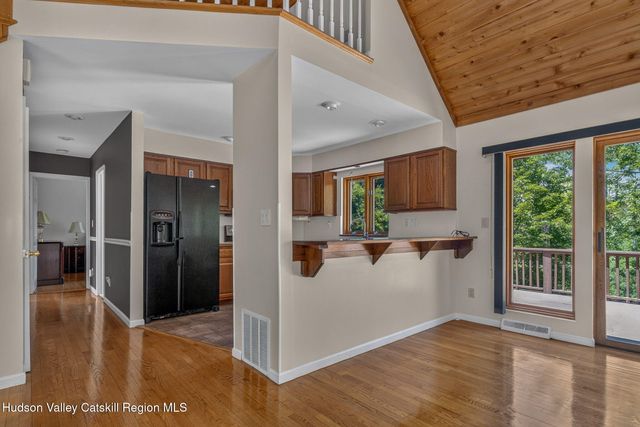 12 Dutchman Drive, Athens, NY 12015