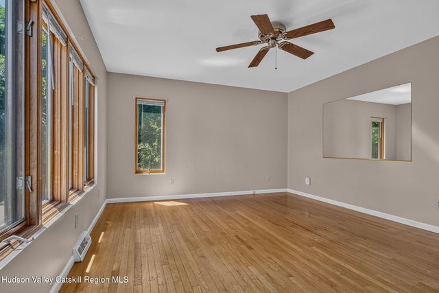 12 Dutchman Drive, Athens, NY 12015