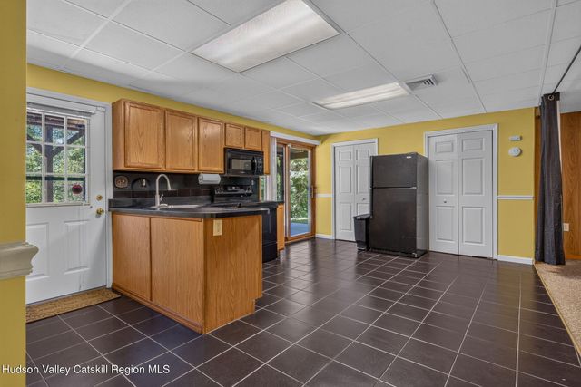 12 Dutchman Drive, Athens, NY 12015