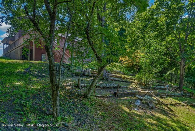 12 Dutchman Drive, Athens, NY 12015