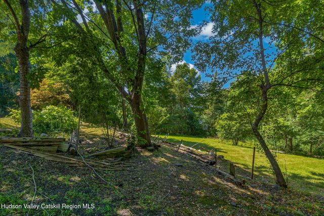 12 Dutchman Drive, Athens, NY 12015