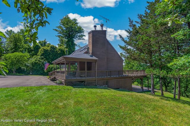 12 Dutchman Drive, Athens, NY 12015
