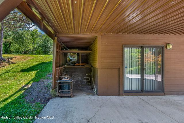 12 Dutchman Drive, Athens, NY 12015
