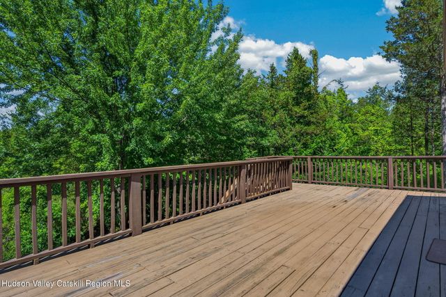12 Dutchman Drive, Athens, NY 12015