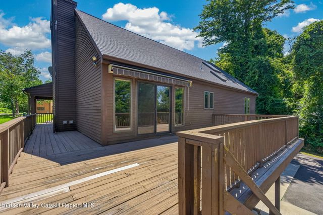 12 Dutchman Drive, Athens, NY 12015
