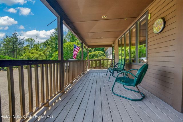 12 Dutchman Drive, Athens, NY 12015