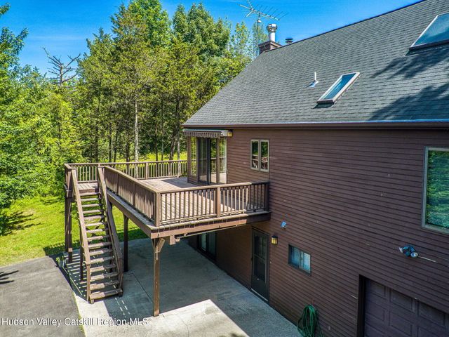 12 Dutchman Drive, Athens, NY 12015