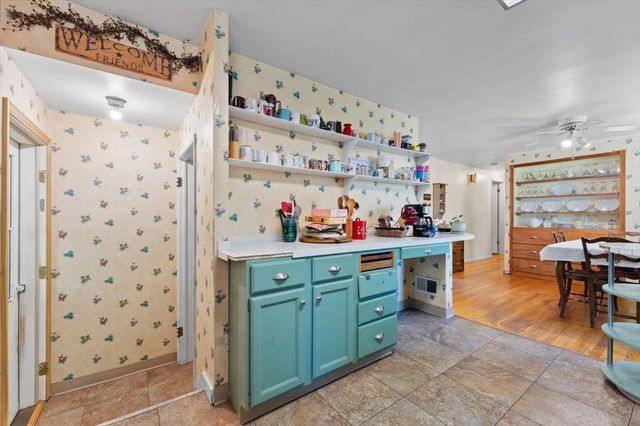 151 E BRIAR LANE, Green Bay, WI 54301