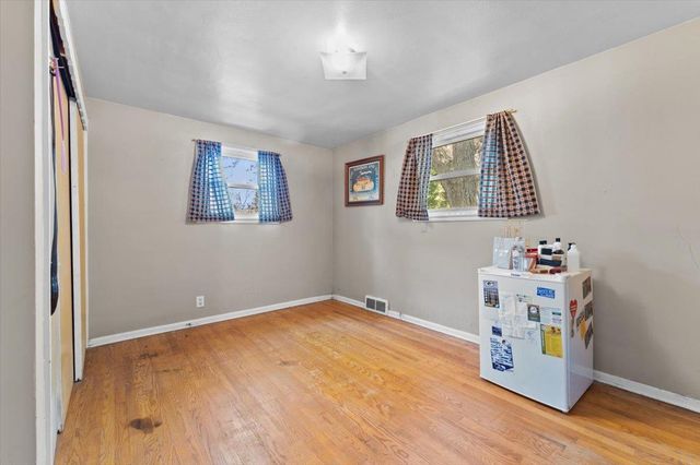 151 E BRIAR LANE, Green Bay, WI 54301