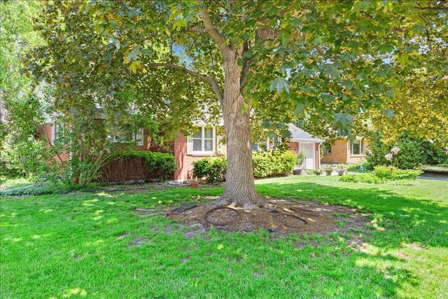 151 E BRIAR LANE, Green Bay, WI 54301