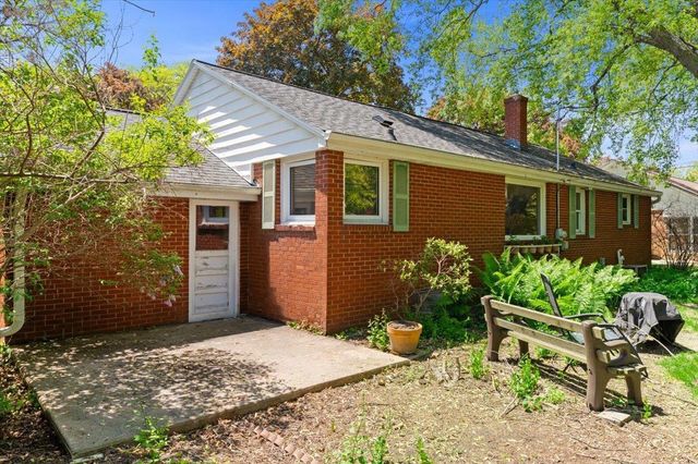 151 E BRIAR LANE, Green Bay, WI 54301