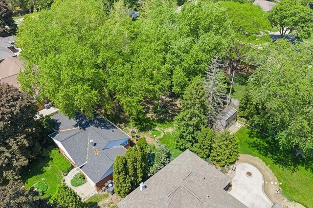 151 E BRIAR LANE, Green Bay, WI 54301