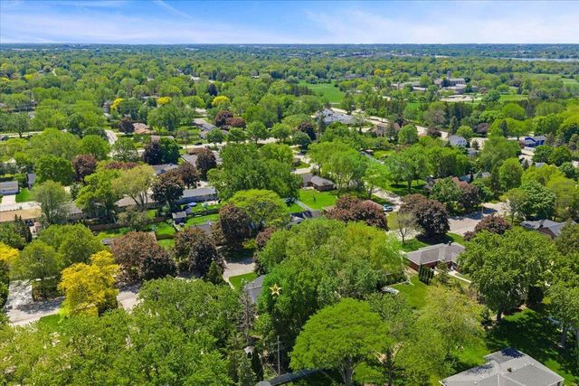 151 E BRIAR LANE, Green Bay, WI 54301