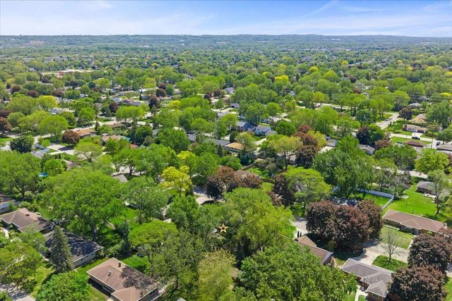 151 E BRIAR LANE, Green Bay, WI 54301