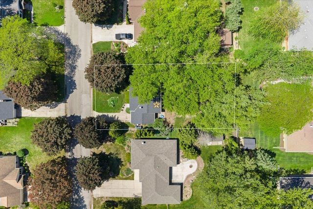 151 E BRIAR LANE, Green Bay, WI 54301