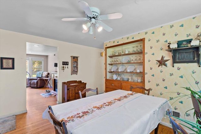 151 E BRIAR LANE, Green Bay, WI 54301