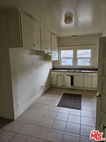 2026 W 30th Street, Los Angeles, CA 90018