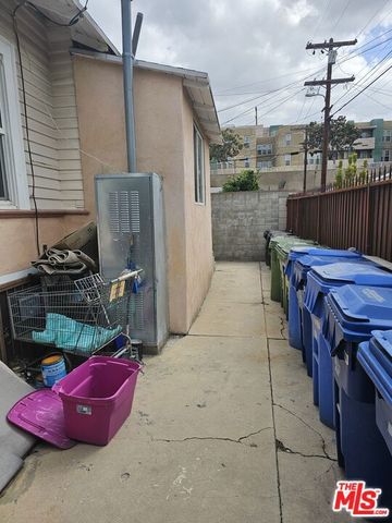 2026 W 30th Street, Los Angeles, CA 90018
