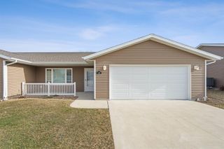 122 SW Goldfinch Court # 36, Independence, IA 50644