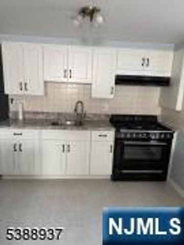 302 Lincoln Avenue, Totowa, NJ 07512