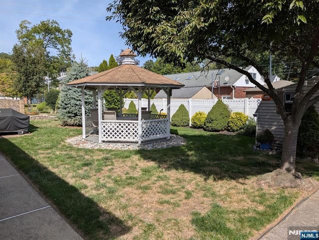 302 Lincoln Avenue, Totowa, NJ 07512