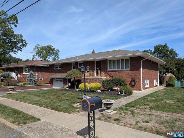 302 Lincoln Avenue, Totowa, NJ 07512