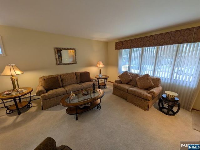 302 Lincoln Avenue, Totowa, NJ 07512