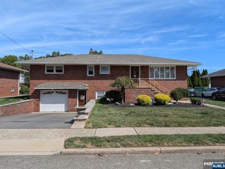 302 Lincoln Avenue, Totowa, NJ 07512