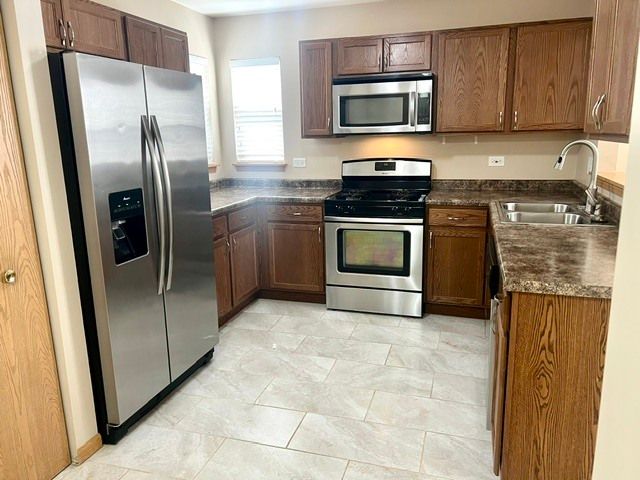 2213 CARPENTER Avenue, Plainfield, IL 60586
