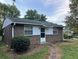 2403 Madre Place, Greensboro, NC 27406