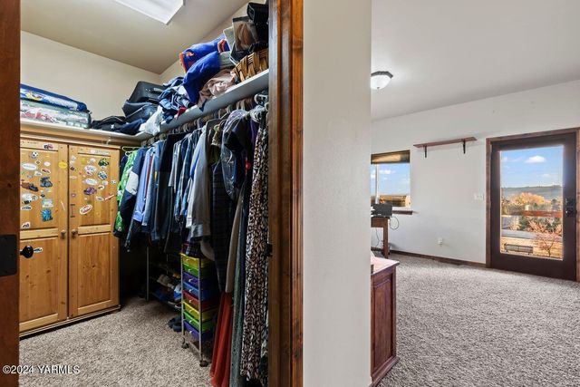 338 Clemans Dr, Naches, WA 98937