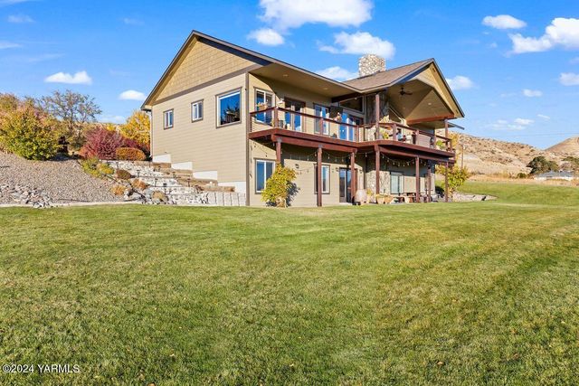338 Clemans Dr, Naches, WA 98937