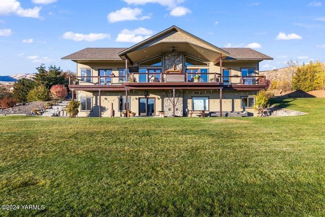 338 Clemans Dr, Naches, WA 98937