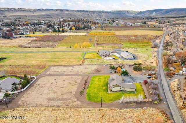 338 Clemans Dr, Naches, WA 98937
