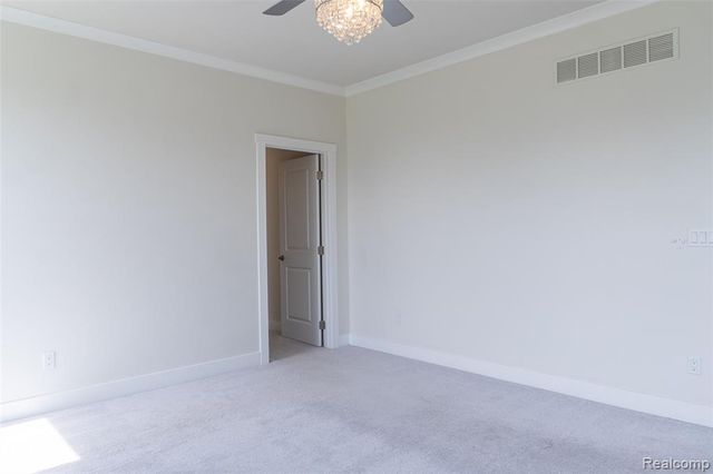 5545 Helmsdale Boulevard, West Bloomfield, MI 48322