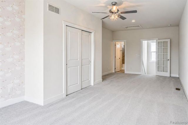 5545 Helmsdale Boulevard, West Bloomfield, MI 48322