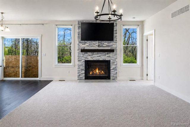 5545 Helmsdale Boulevard, West Bloomfield, MI 48322