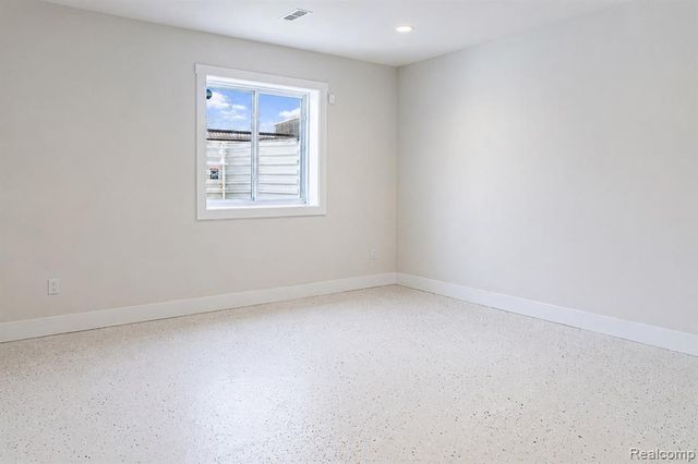 5545 Helmsdale Boulevard, West Bloomfield, MI 48322