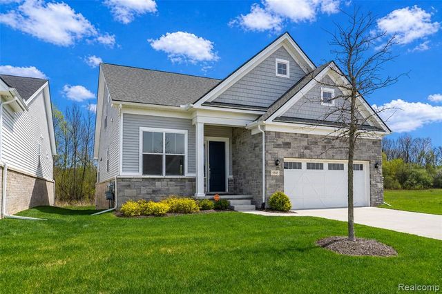 5545 Helmsdale Boulevard, West Bloomfield, MI 48322