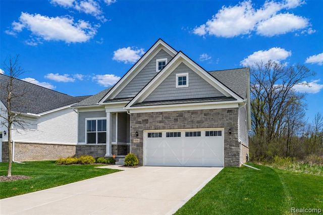 5545 Helmsdale Boulevard, West Bloomfield, MI 48322