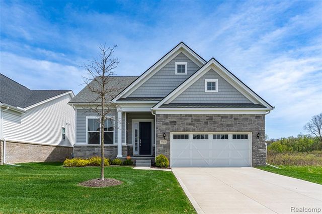 5545 Helmsdale Boulevard, West Bloomfield, MI 48322