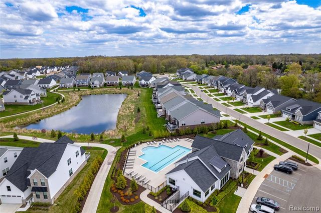 5545 Helmsdale Boulevard, West Bloomfield, MI 48322