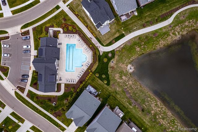 5545 Helmsdale Boulevard, West Bloomfield, MI 48322