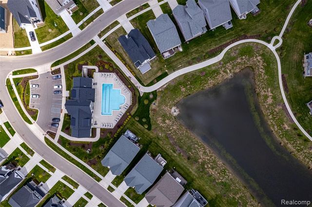 5545 Helmsdale Boulevard, West Bloomfield, MI 48322