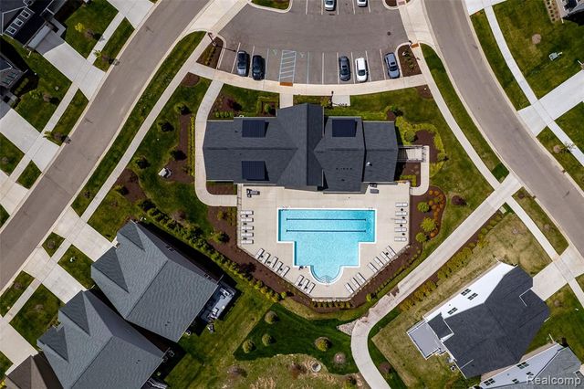 5545 Helmsdale Boulevard, West Bloomfield, MI 48322
