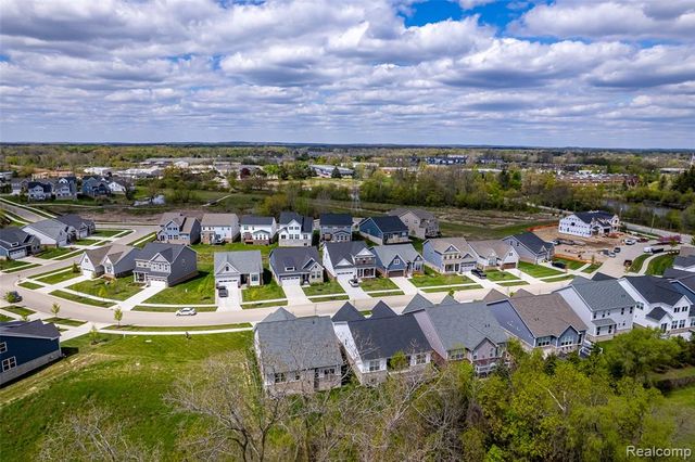 5545 Helmsdale Boulevard, West Bloomfield, MI 48322
