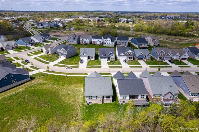 5545 Helmsdale Boulevard, West Bloomfield, MI 48322