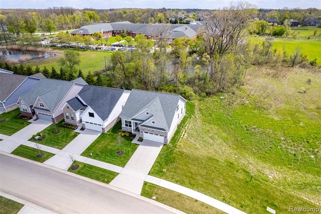 5545 Helmsdale Boulevard, West Bloomfield, MI 48322