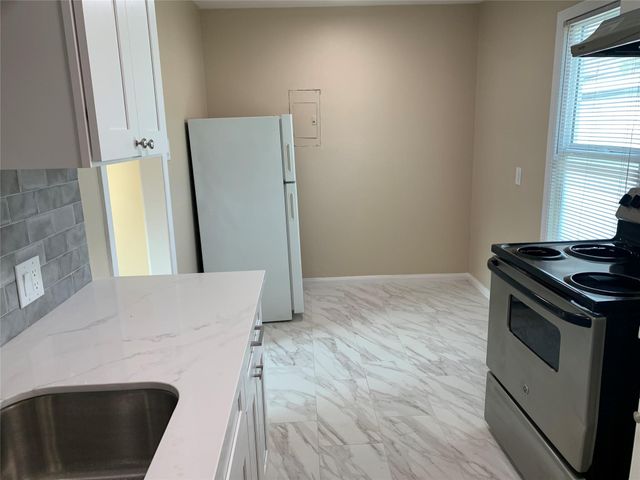 307 Avondale Street 1.5, Houston, TX 77006